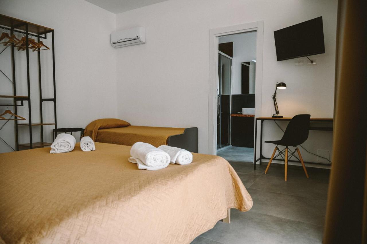 Ermes Bed & Breakfast อาโวลา ภายนอก รูปภาพ