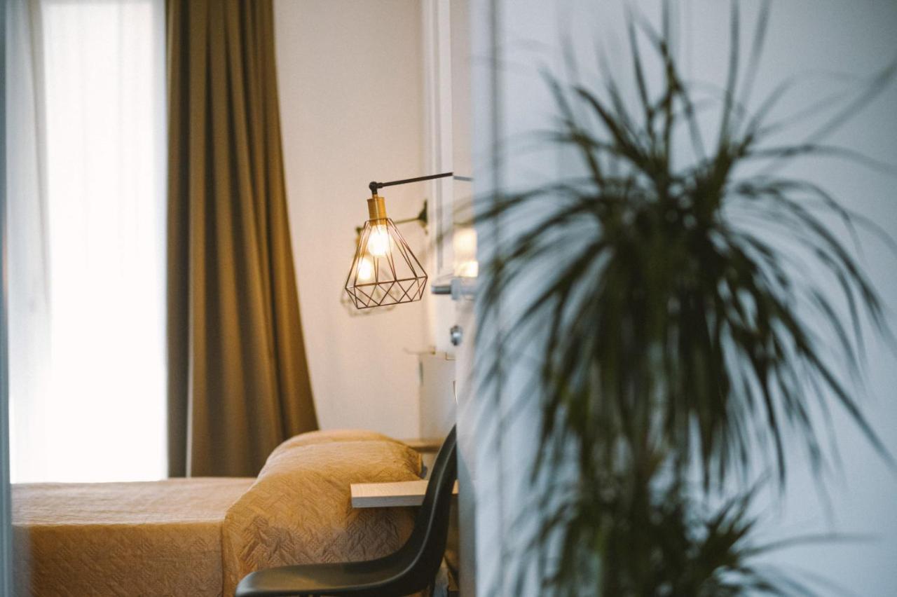 Ermes Bed & Breakfast อาโวลา ภายนอก รูปภาพ