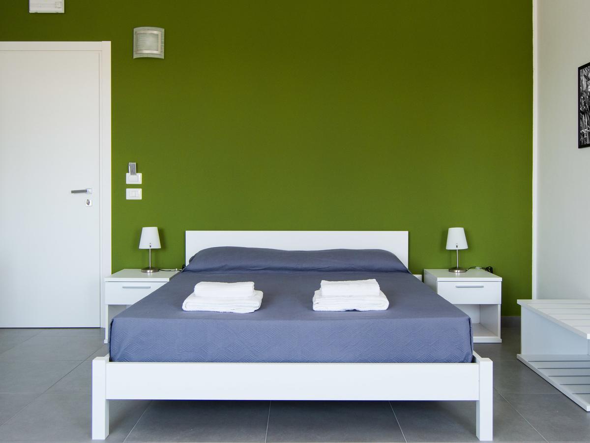 Ermes Bed & Breakfast อาโวลา ภายนอก รูปภาพ