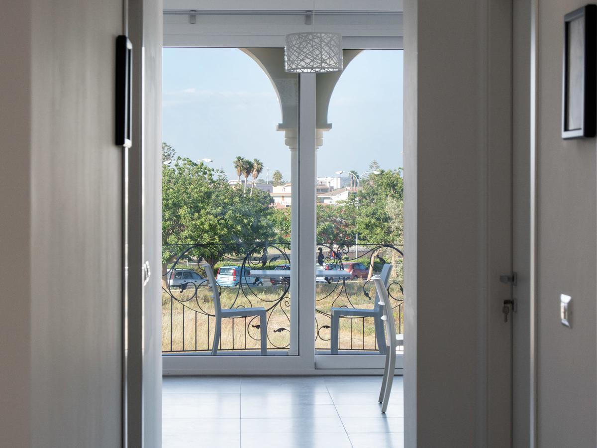 Ermes Bed & Breakfast อาโวลา ภายนอก รูปภาพ