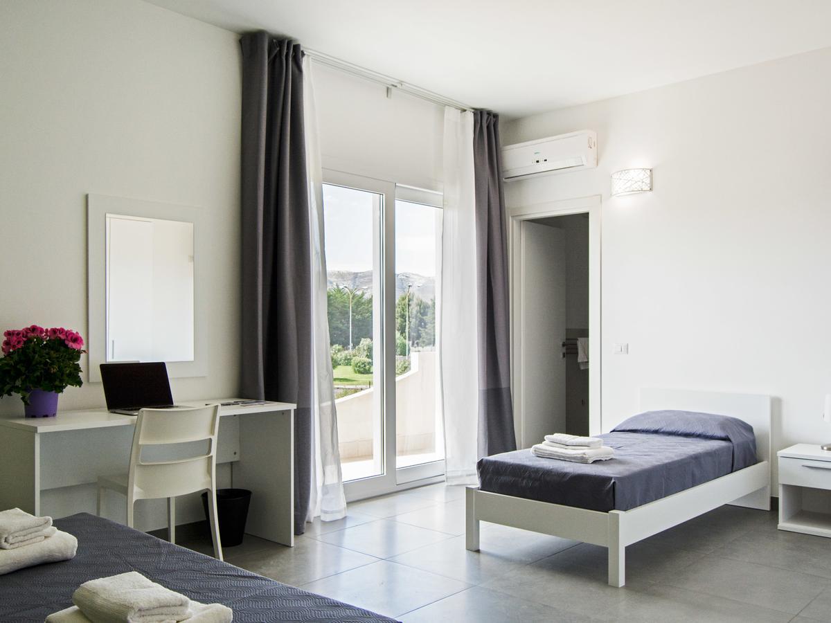 Ermes Bed & Breakfast อาโวลา ภายนอก รูปภาพ