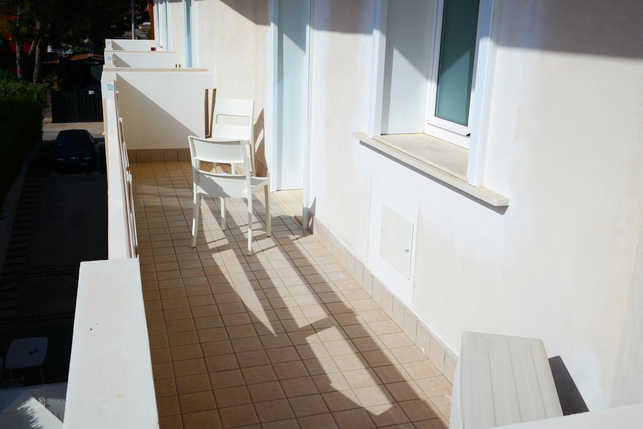 Ermes Bed & Breakfast อาโวลา ภายนอก รูปภาพ