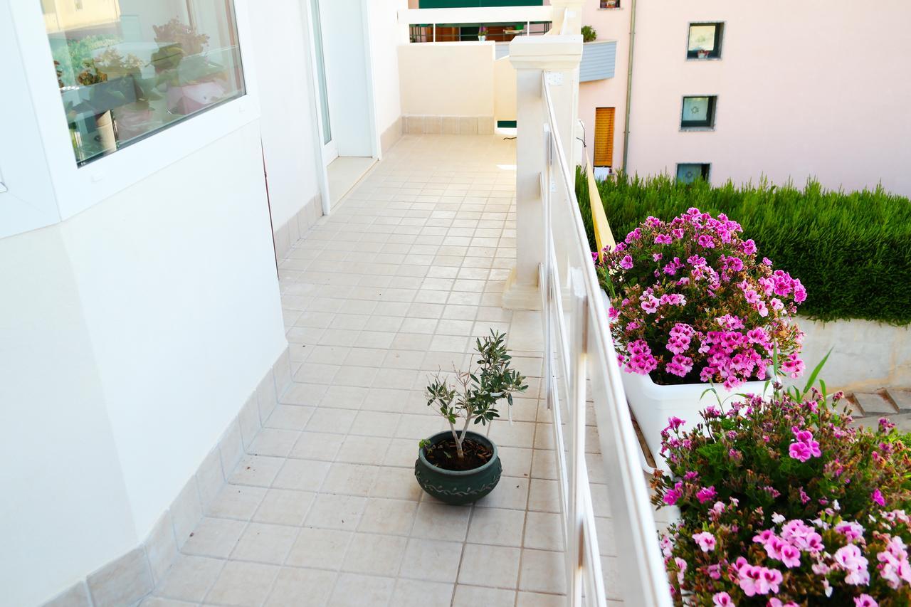 Ermes Bed & Breakfast อาโวลา ภายนอก รูปภาพ