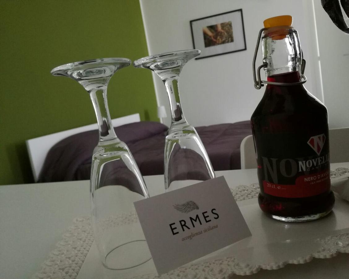 Ermes Bed & Breakfast อาโวลา ภายนอก รูปภาพ