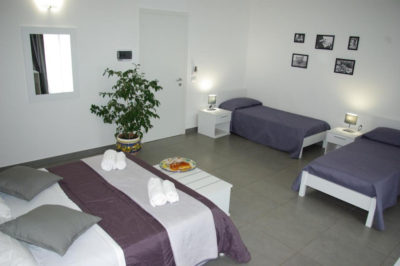 Ermes Bed & Breakfast อาโวลา ภายนอก รูปภาพ