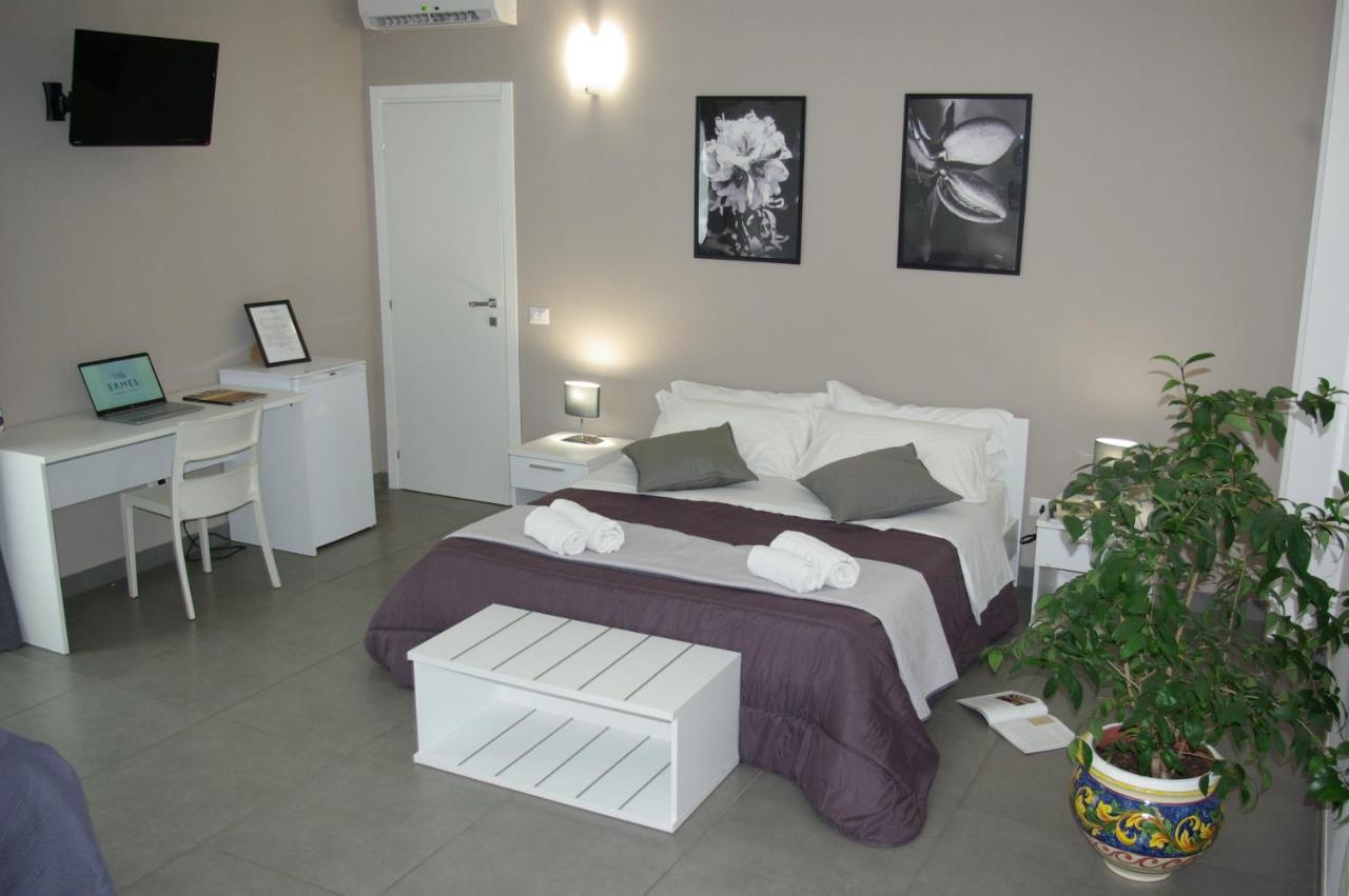 Ermes Bed & Breakfast อาโวลา ภายนอก รูปภาพ