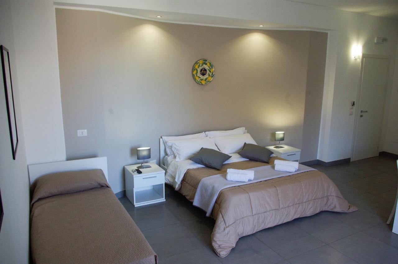 Ermes Bed & Breakfast อาโวลา ภายนอก รูปภาพ