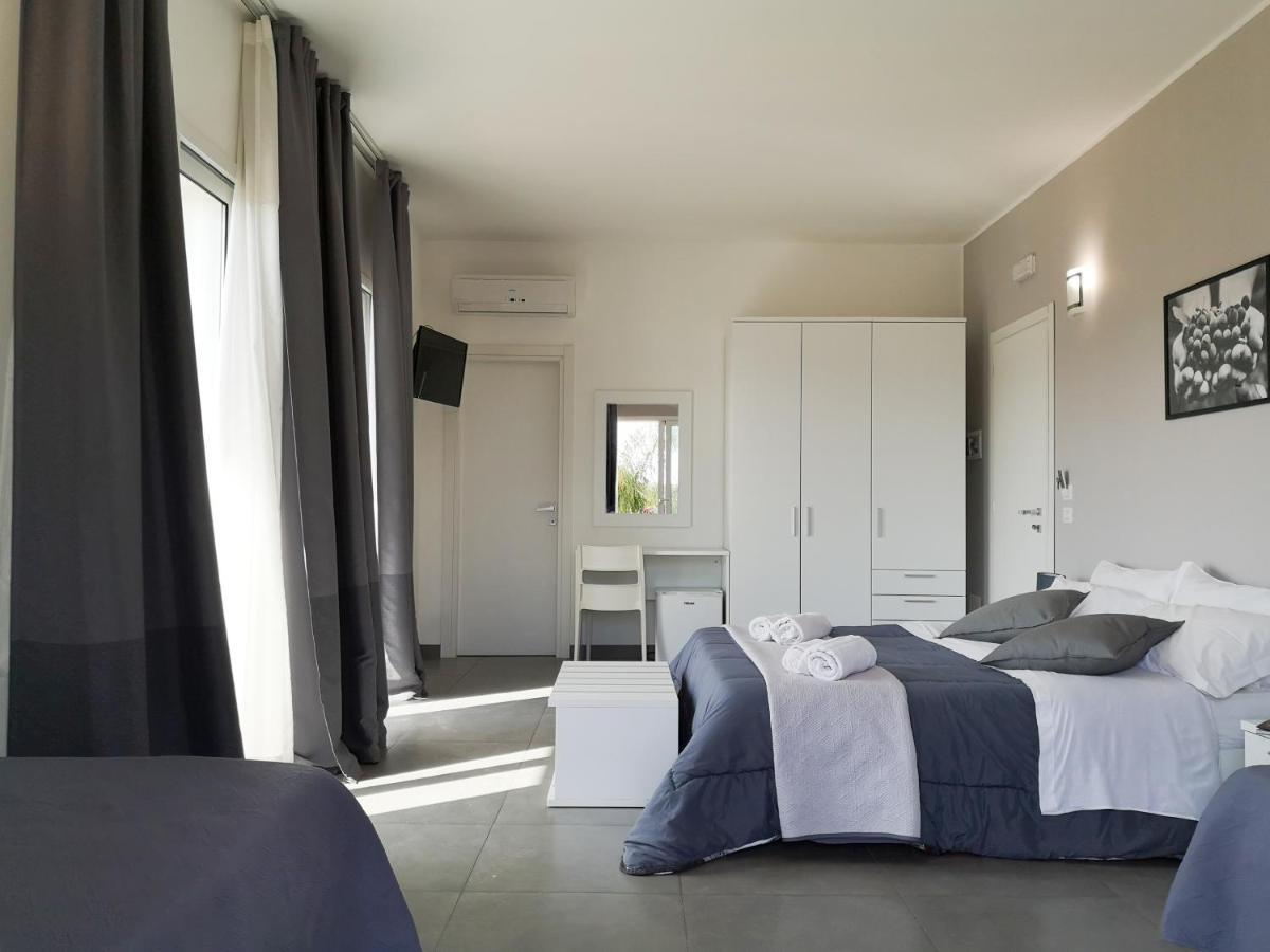 Ermes Bed & Breakfast อาโวลา ภายนอก รูปภาพ