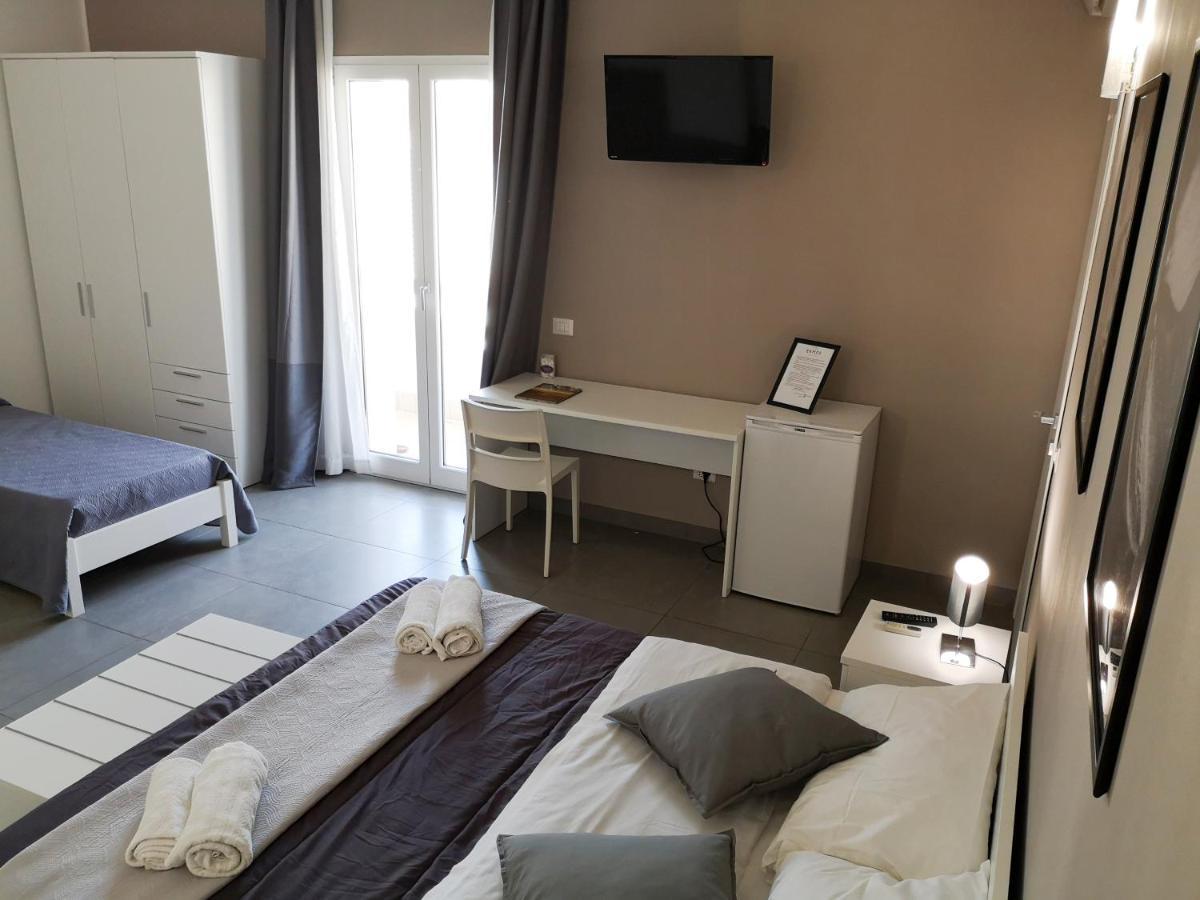 Ermes Bed & Breakfast อาโวลา ภายนอก รูปภาพ